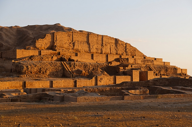 Choqâ Zanbil-Zigourat-025